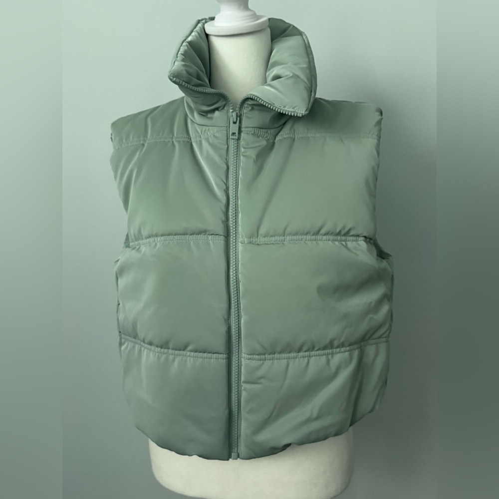 NWT Wild Fable Green Puffer Vest Size XS